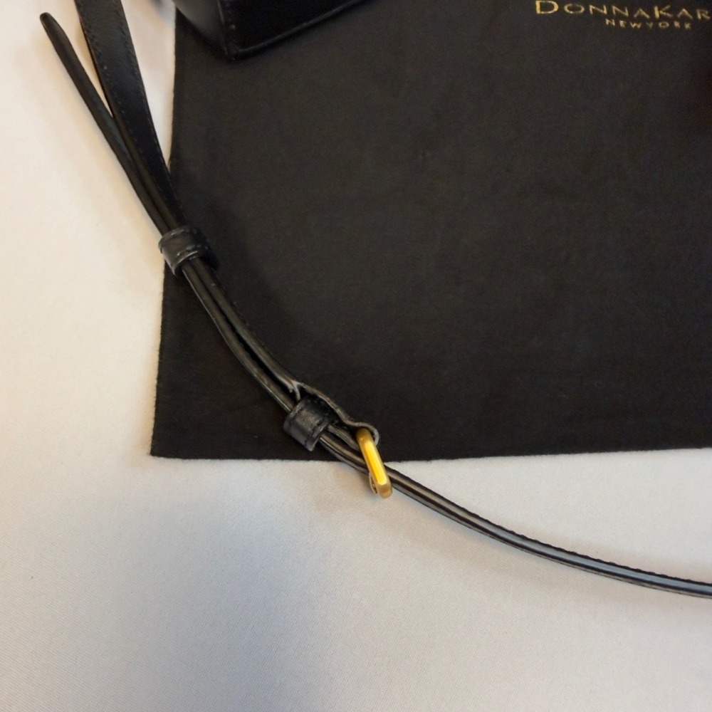 Donna Karan New York Karla Leather Crossbody Bag Gold Hardware Minimalist Purse - Picture 5 of 10